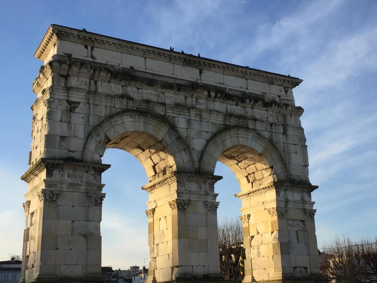 Apart D'Arc Saintes Bagian luar foto